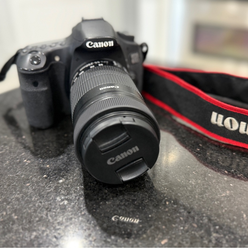 Canon EOS 60D + EF 55-250mm DSLR Camera